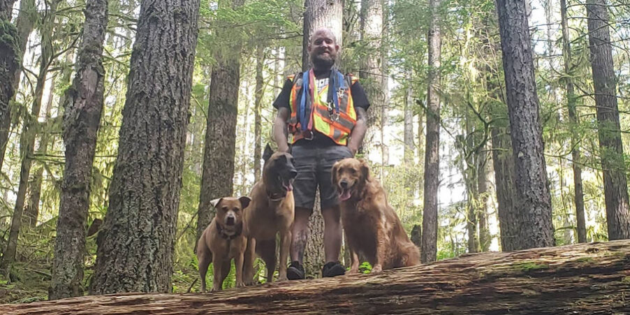 vancouver-dog-walker_523f0c9a-061e-4a13-9ecd-a7f08ec403ae