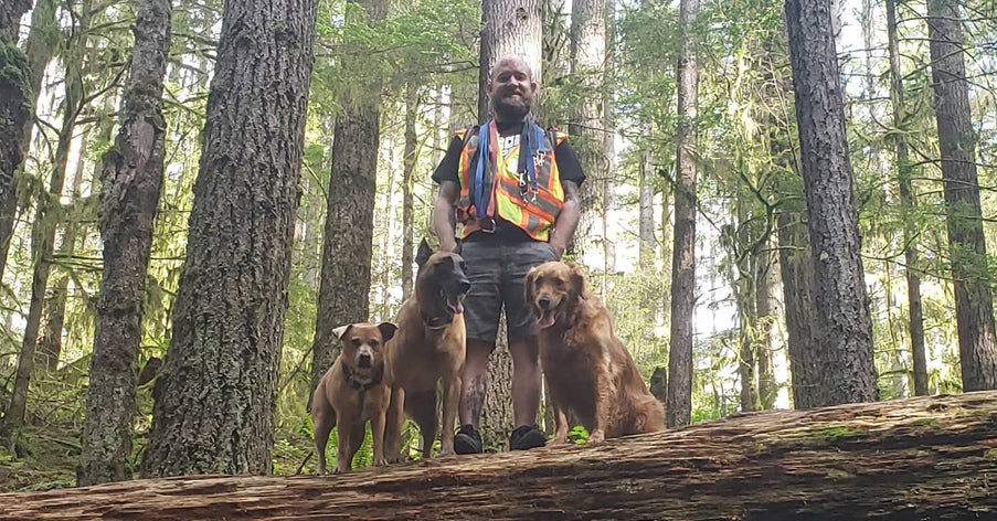 vancouver-dog-walker_523f0c9a-061e-4a13-9ecd-a7f08ec403ae